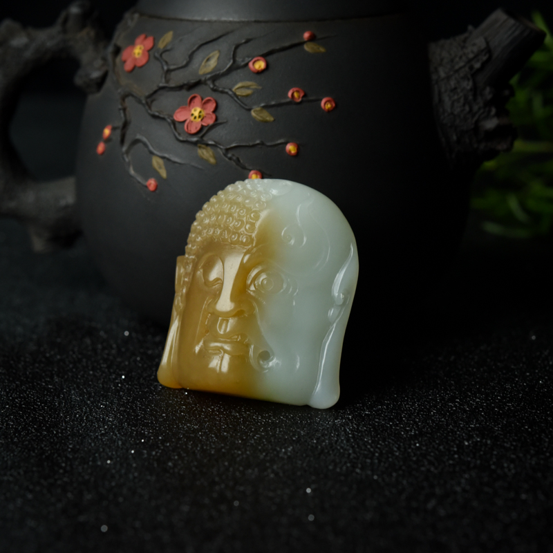 山料俏色和田玉一念之间吊坠-红掌柜