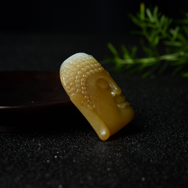 俏色和田玉一念之间吊坠-红掌柜