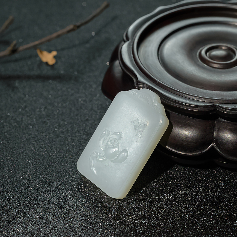 天然和田青白玉蝶恋花吊坠-红掌柜