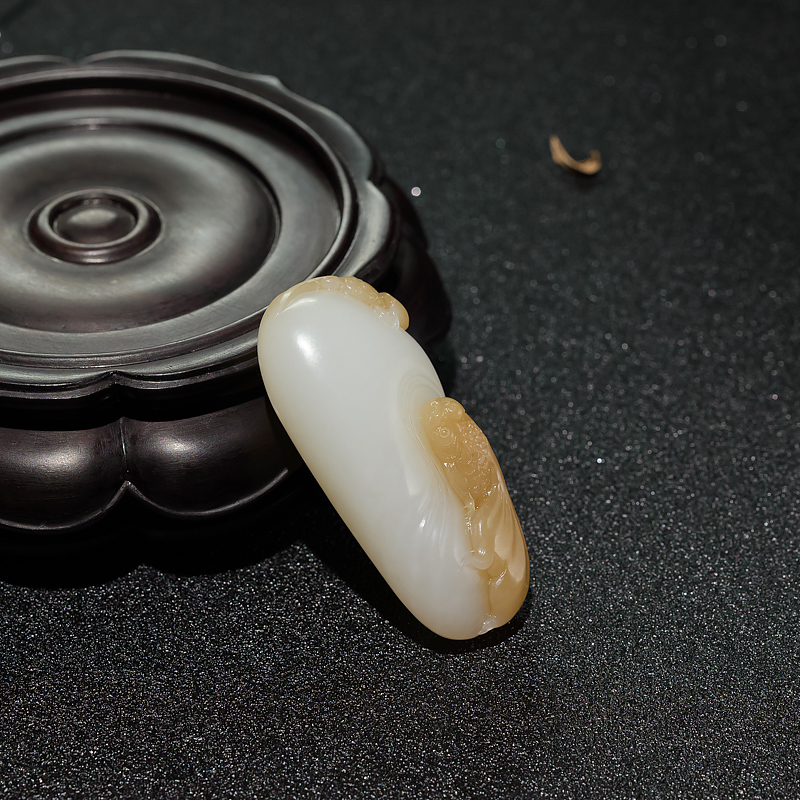 山料和田玉连年有余吊坠-红掌柜