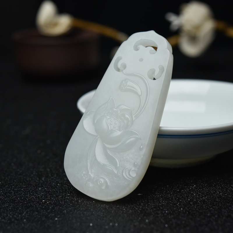 山料和田白玉莲花牌吊坠-红掌柜