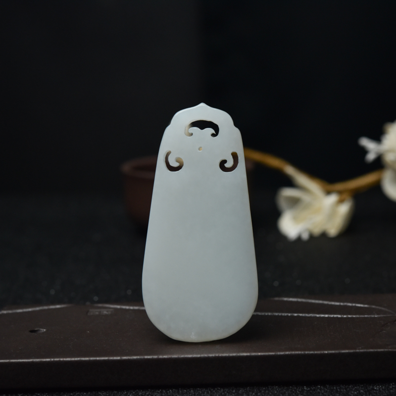 山料天然和田玉莲花牌吊坠-红掌柜