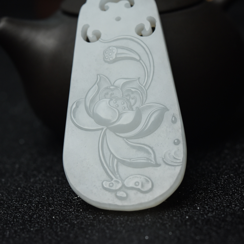 山料天然和田白玉吊坠-红掌柜