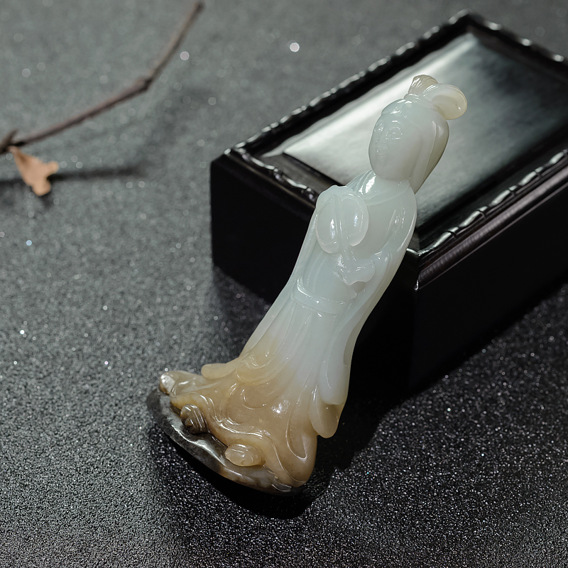 俏色和田玉仙女摆件-红掌柜