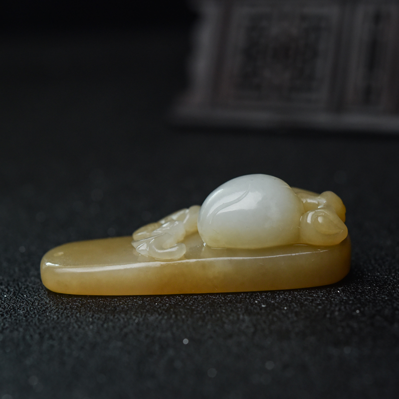 天然俏色和田玉福寿双全吊坠-红掌柜