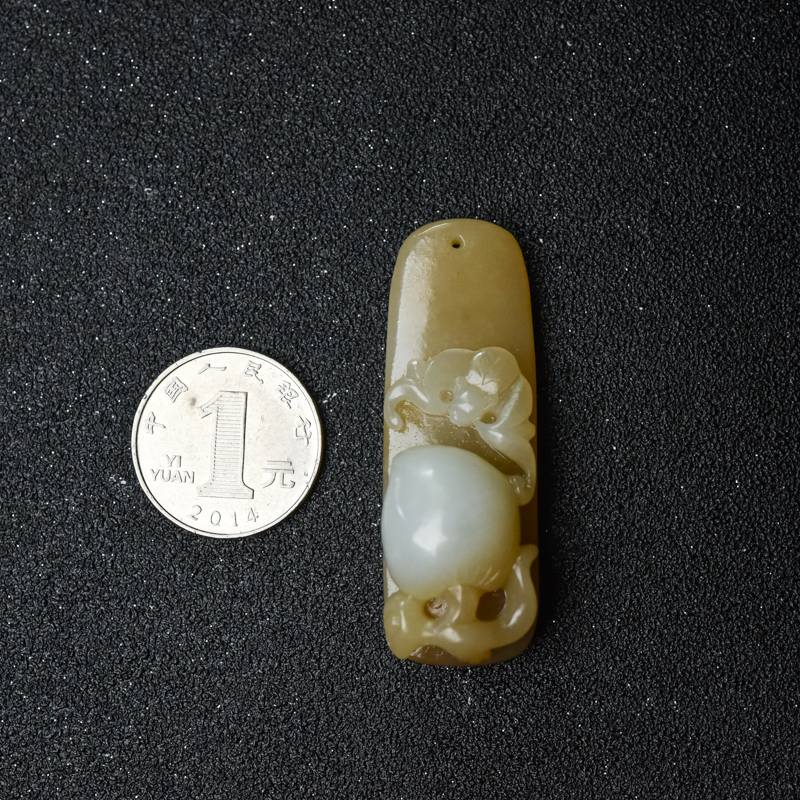 山料俏色和田玉福寿双全吊坠-红掌柜