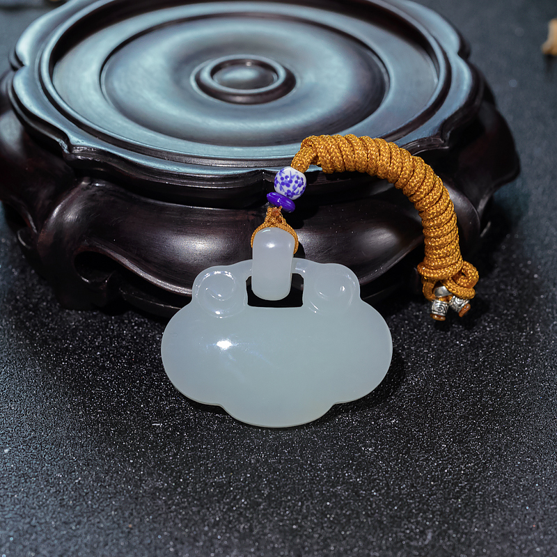 山料天然和田玉如意锁吊坠-红掌柜