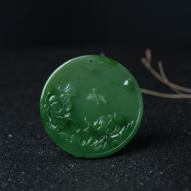 和田玉吊坠-红掌柜