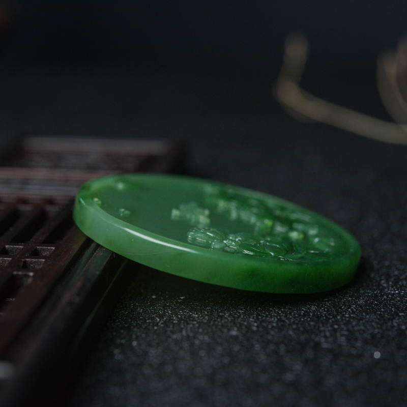 山料和田玉亭亭玉立吊坠-红掌柜