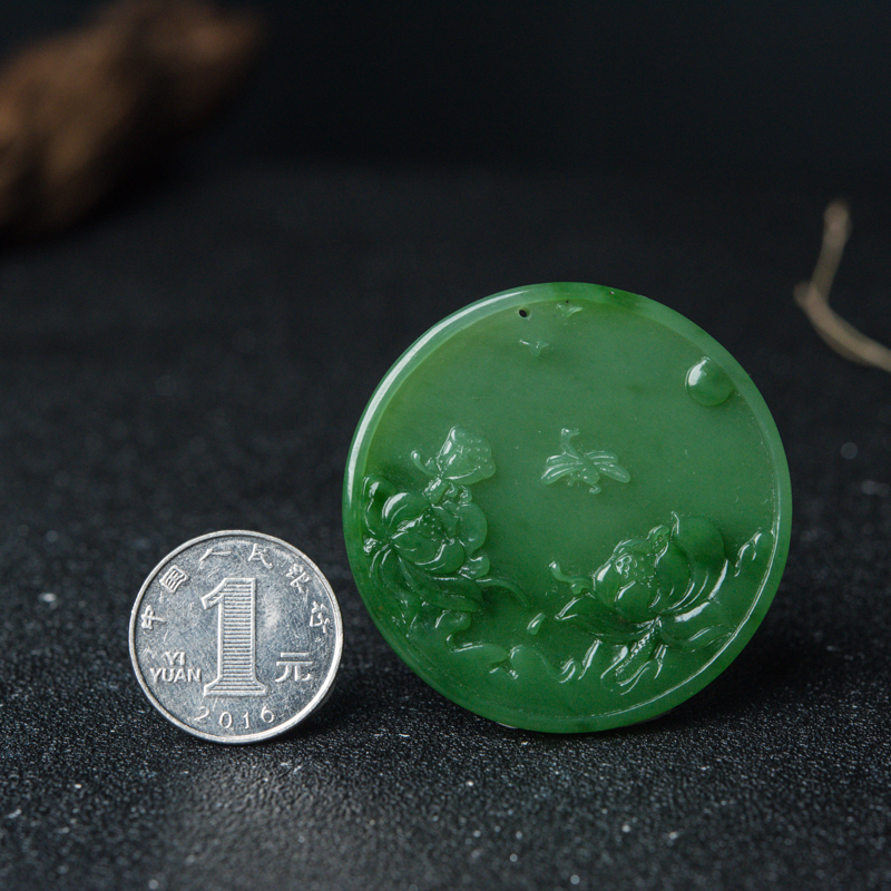 山料和田碧玉亭亭玉立吊坠-红掌柜