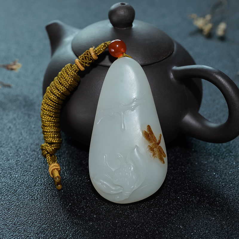 天然山料和田白玉亭亭玉立吊坠-红掌柜