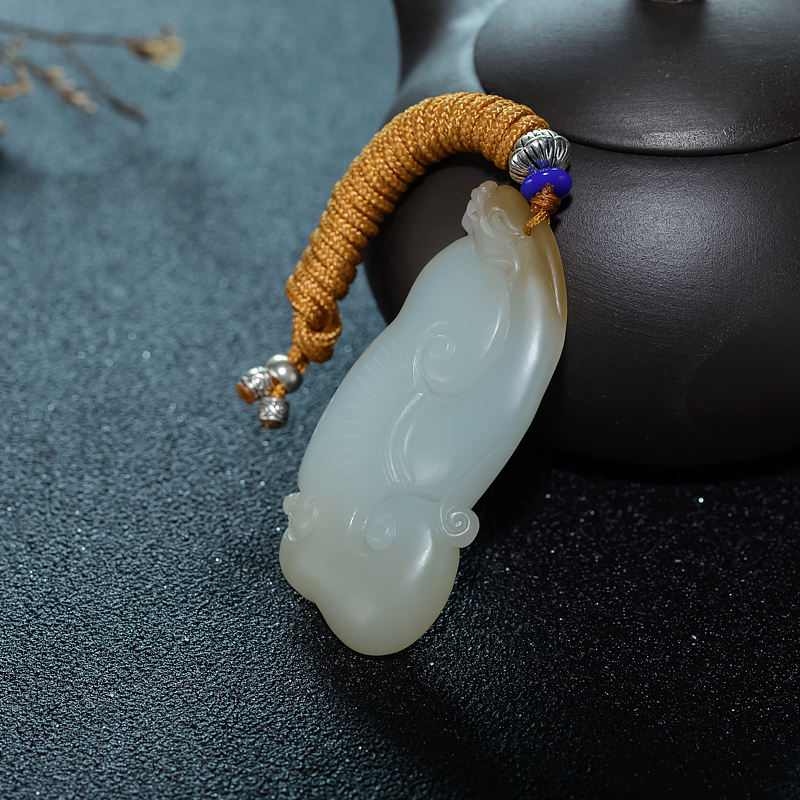 山料俏色和田玉如意吊坠-红掌柜