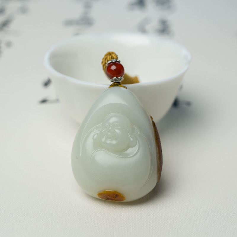 天然山料俏色和田玉佛吊坠-红掌柜