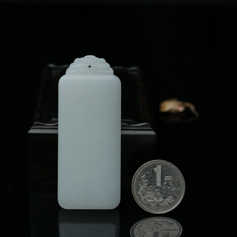 青海天然和田玉无事牌吊坠-红掌柜