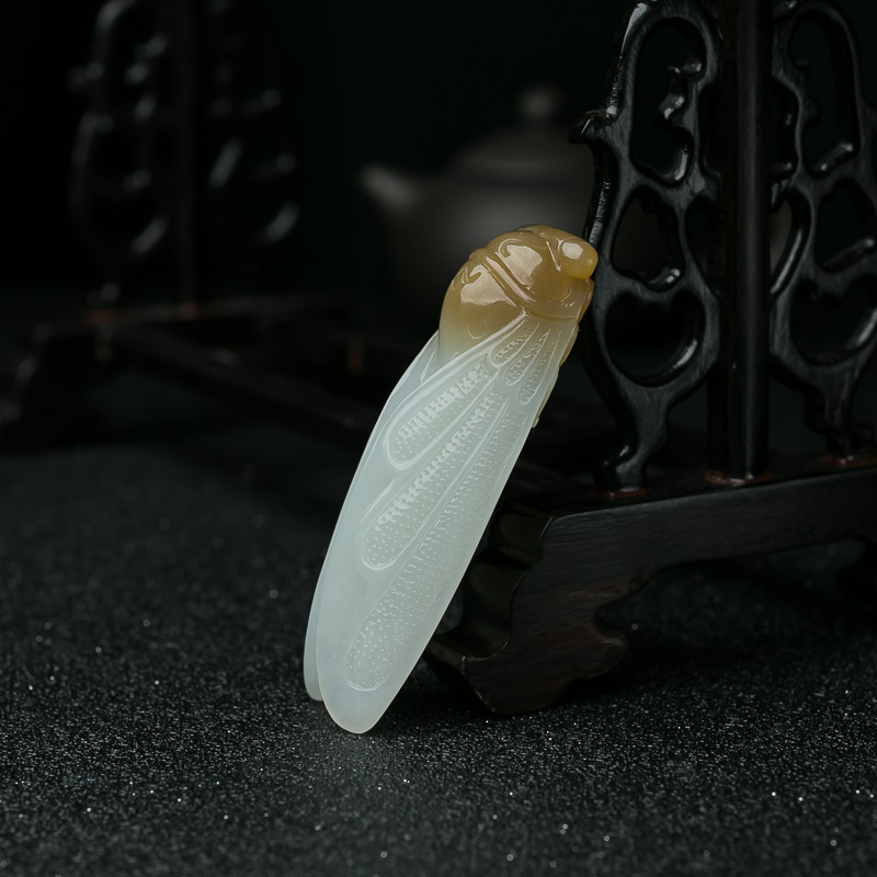 山料俏色和田玉一鸣惊人吊坠-红掌柜