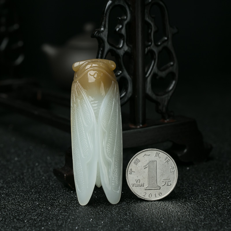 和田玉一鸣惊人吊坠-红掌柜