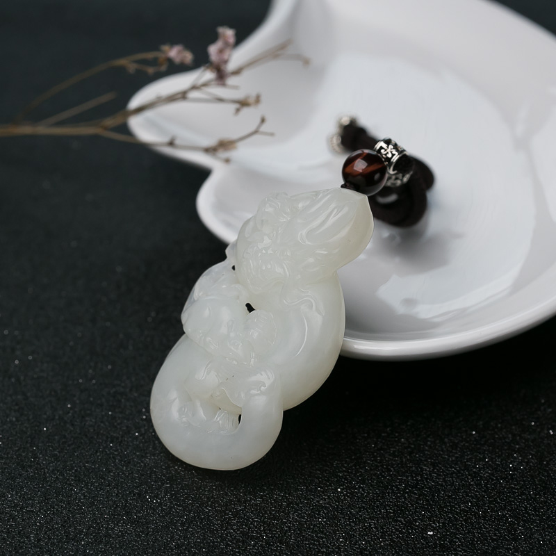和田白玉龙吊坠-红掌柜