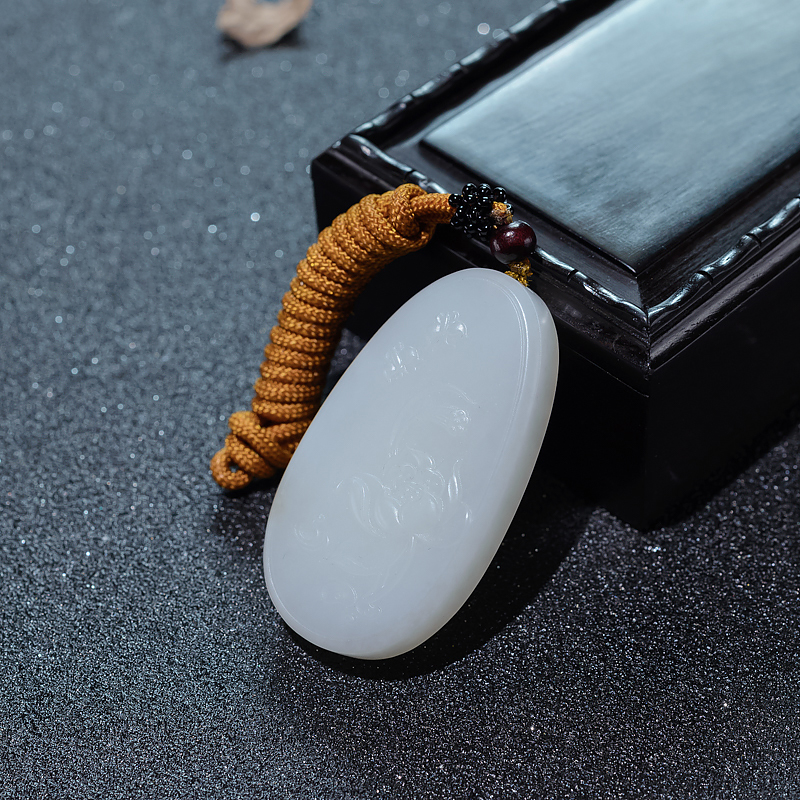 天然山料和田白云蝶恋花吊坠-红掌柜