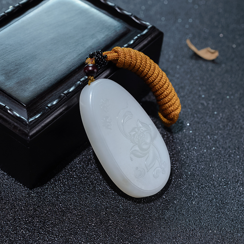 俄料山料和田白云蝶恋花吊坠-红掌柜