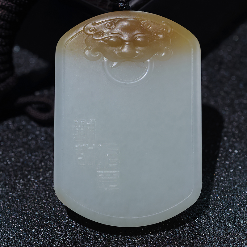 俄料天然山料和田玉兽头吊坠-红掌柜