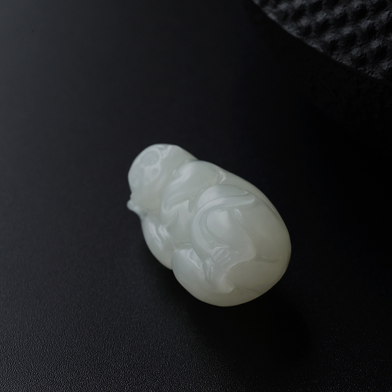 俄料天然和田玉吊坠-红掌柜