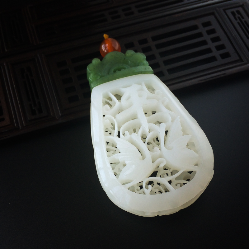 和田玉吊坠-红掌柜