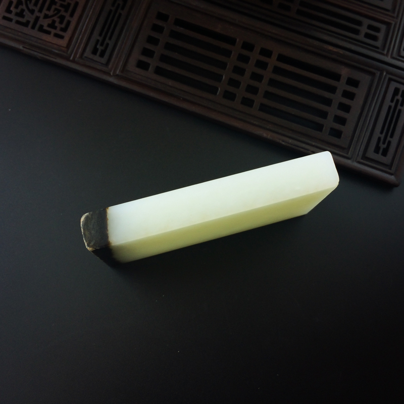 俄料和田玉吊坠-红掌柜