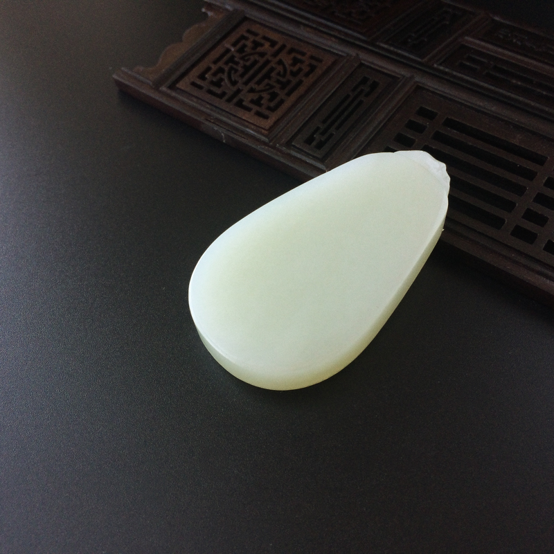 和田玉吊坠-红掌柜