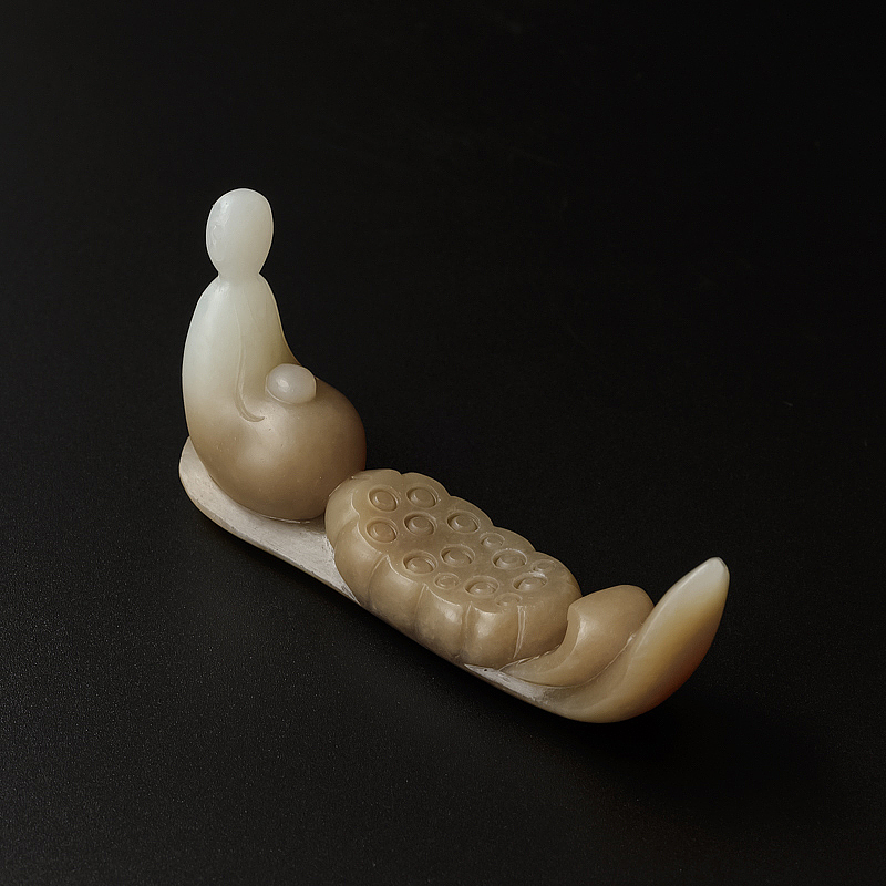 带糖色和田玉悟道摆件-红掌柜