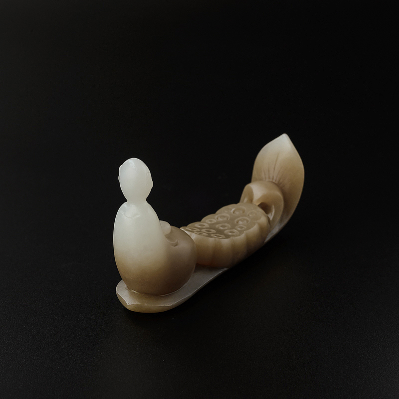 带糖色和田玉摆件-红掌柜