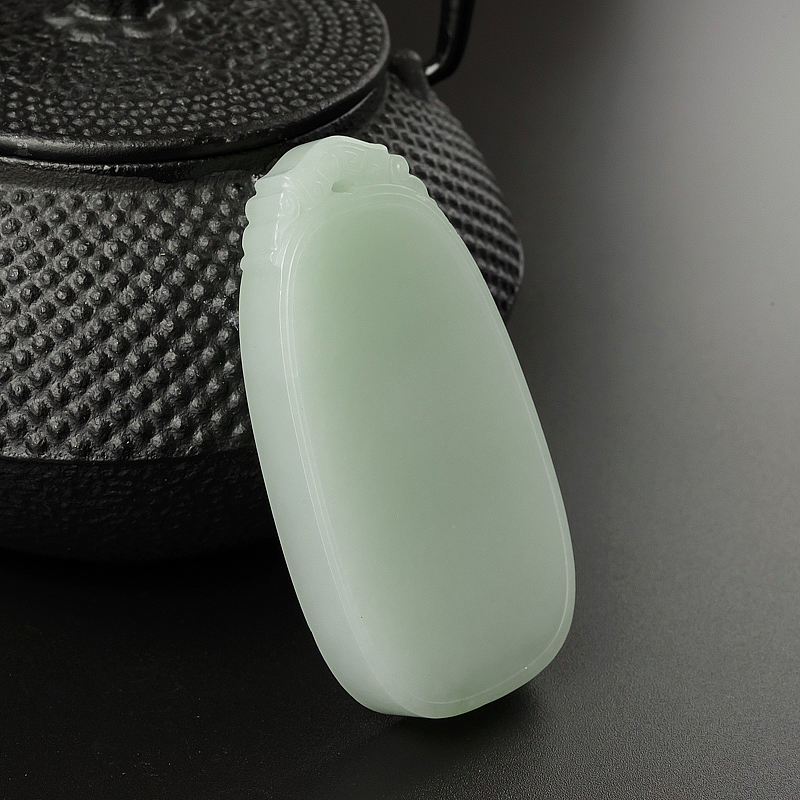 和田玉吊坠-红掌柜