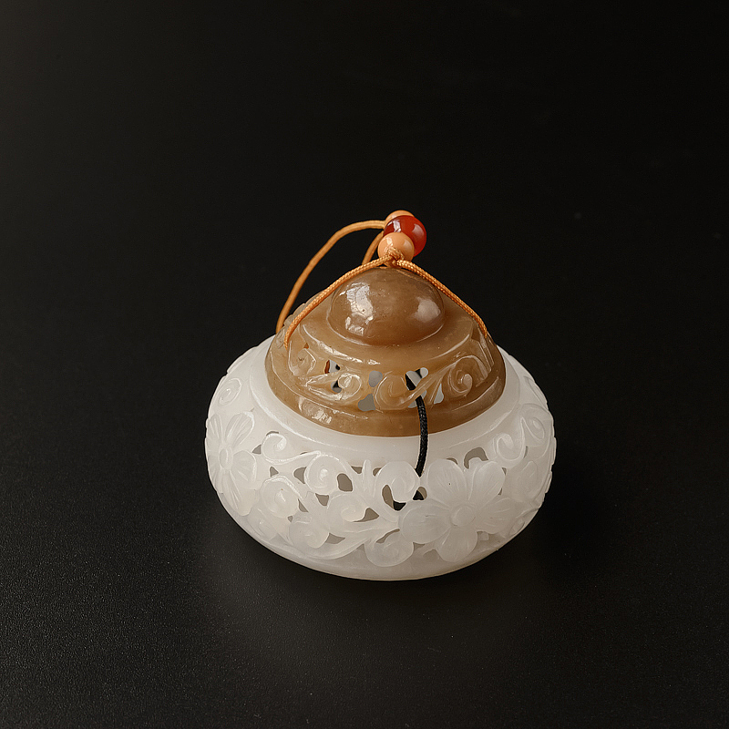 带糖色和田玉摆件-红掌柜