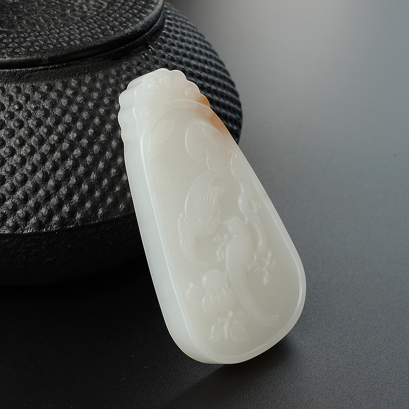 和田玉带皮喜鹊报喜-红掌柜