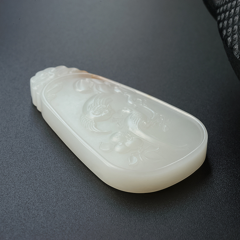 和田玉吊坠-红掌柜