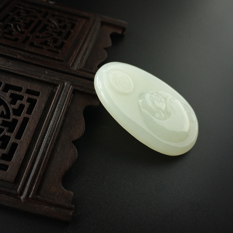 俄料和田玉吊坠-红掌柜