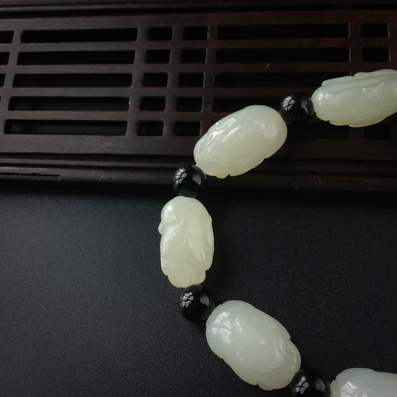 俄料和田玉-红掌柜