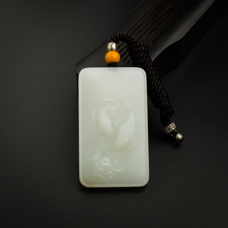 和田玉连年有余牌吊坠-红掌柜