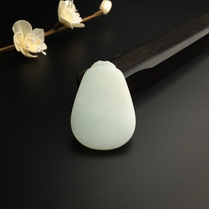 和田玉吊坠-红掌柜