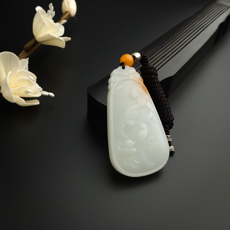 俄罗斯和田玉喜鹊吊坠-红掌柜