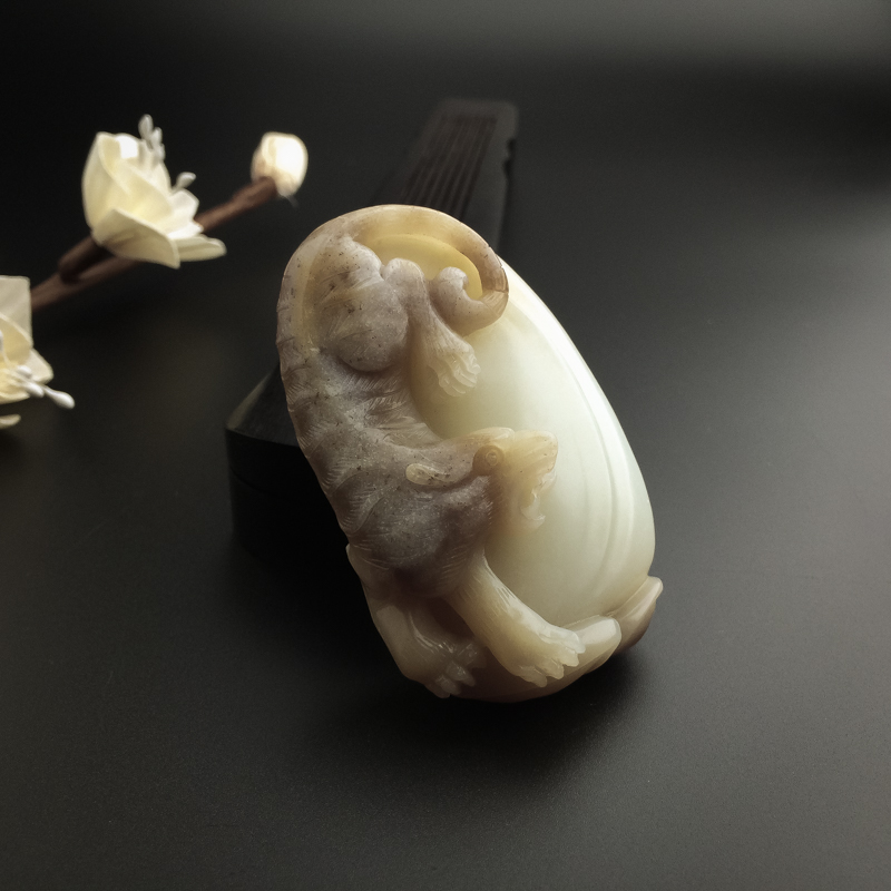 和田玉吊坠-红掌柜