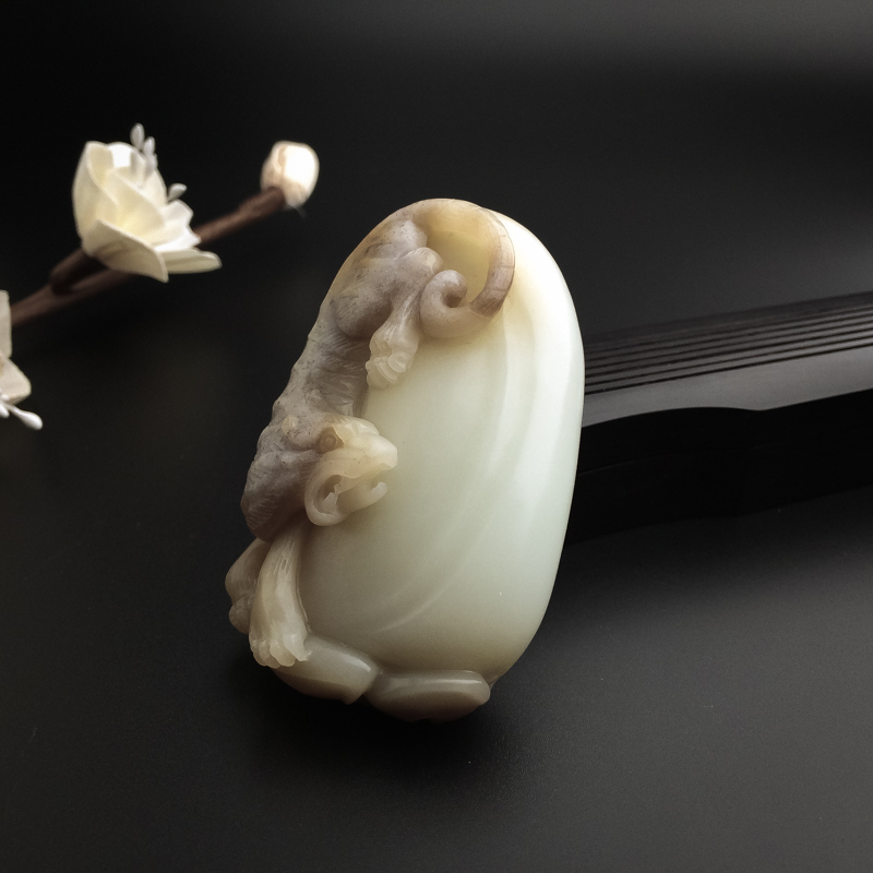 和田玉老虎挂坠-红掌柜