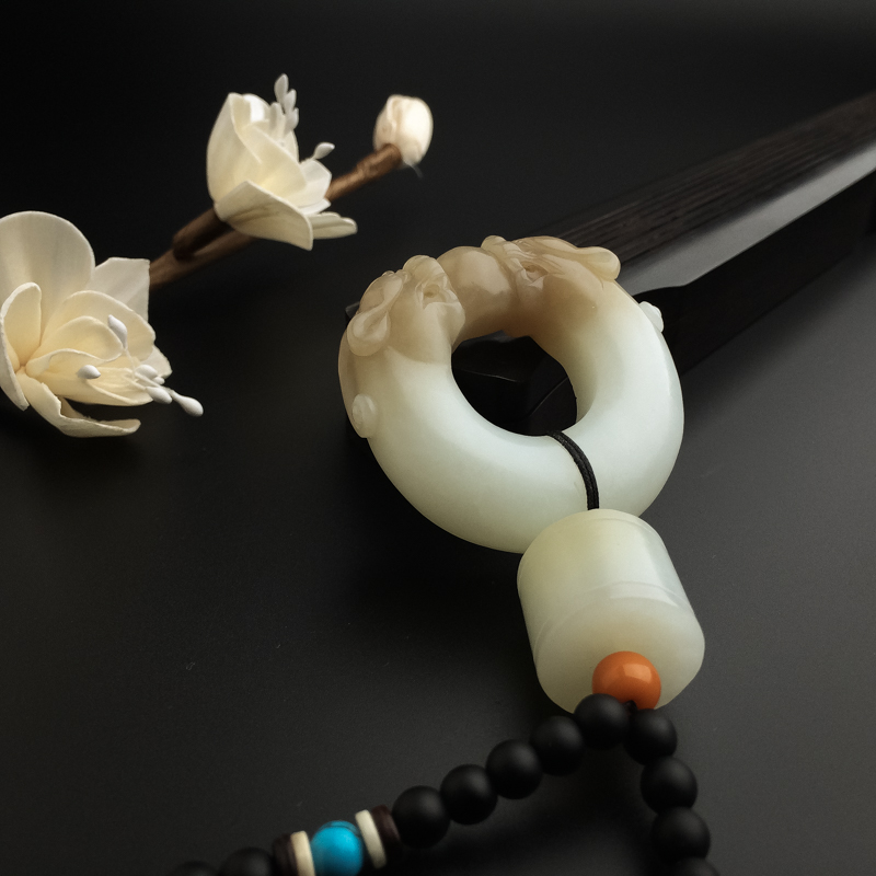 和田玉双龙戏珠挂坠-红掌柜