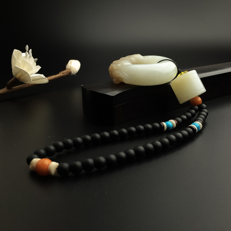 天然和田玉双龙戏珠挂件-红掌柜