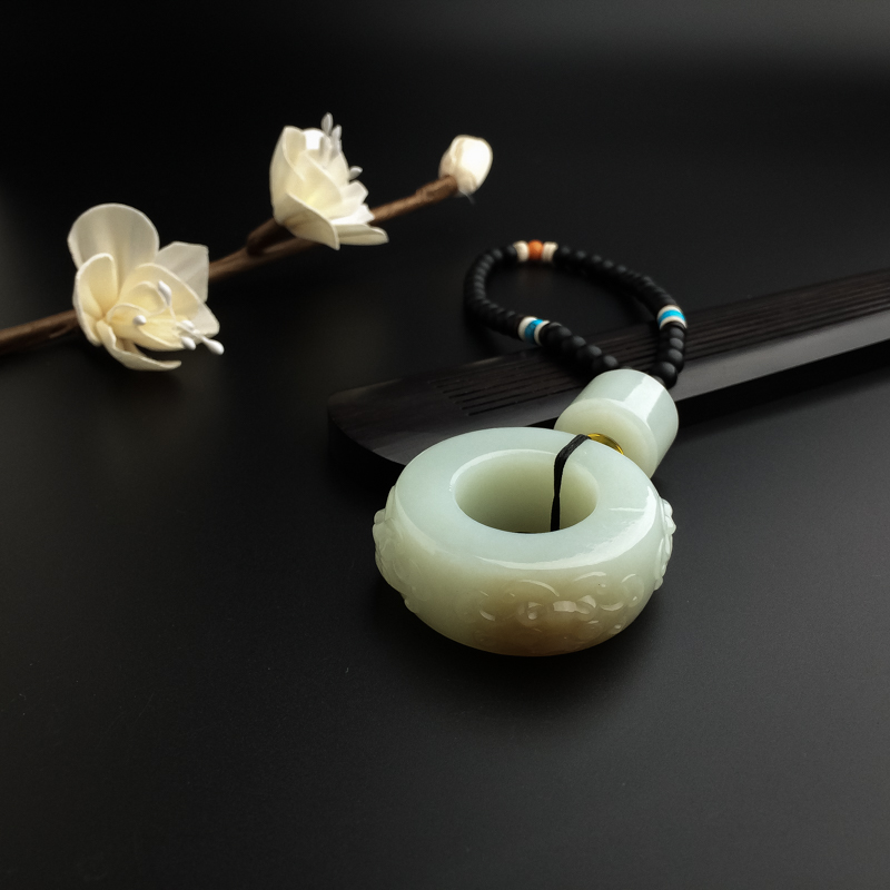 天然和田玉瑞兽挂件-红掌柜