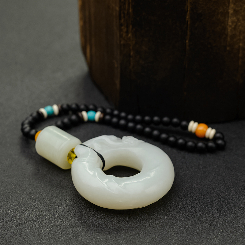 新疆天然山料和田玉吊坠 - 红掌柜