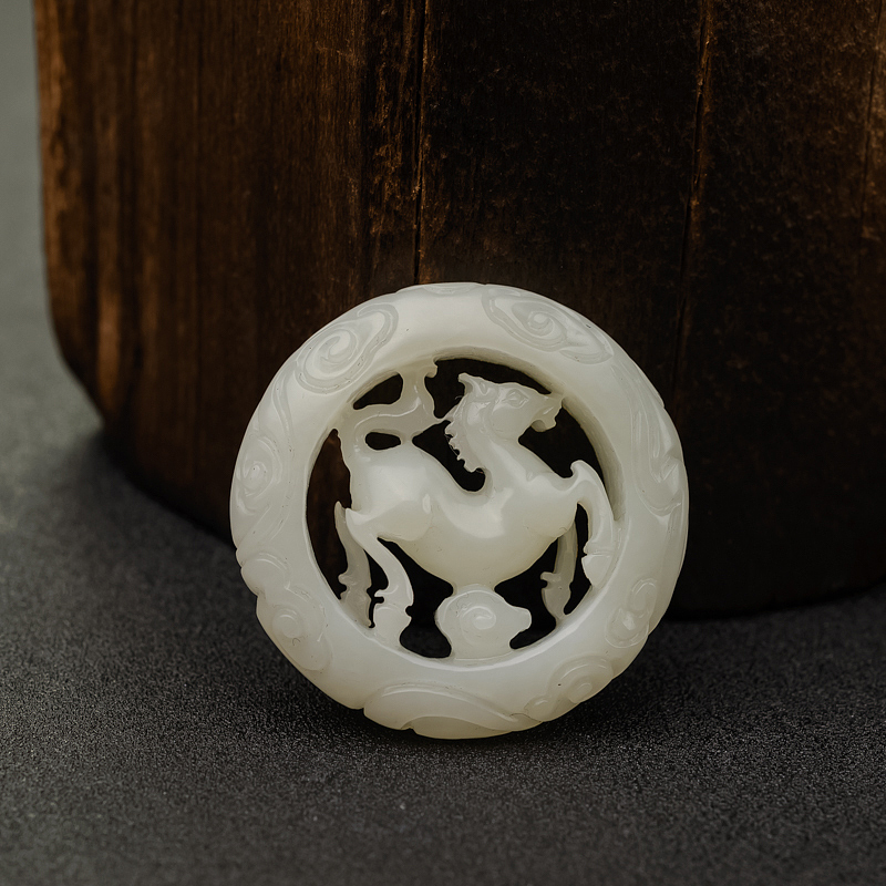 新疆天然山料和田白玉镂雕吊坠 - 红掌柜