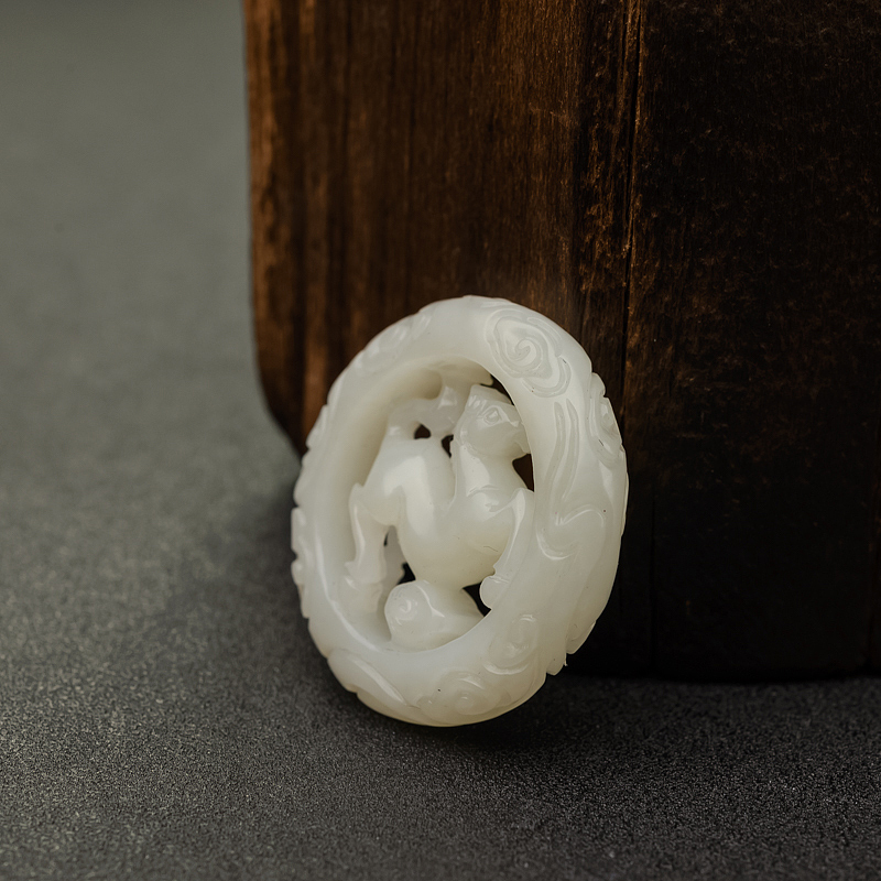 天然山料和田白玉镂雕吊坠 - 红掌柜