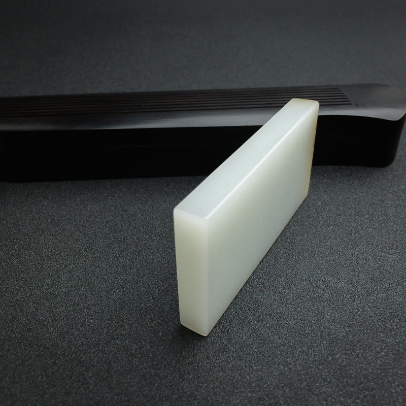 俄罗斯天然山料俏色和田玉吊坠-红掌柜