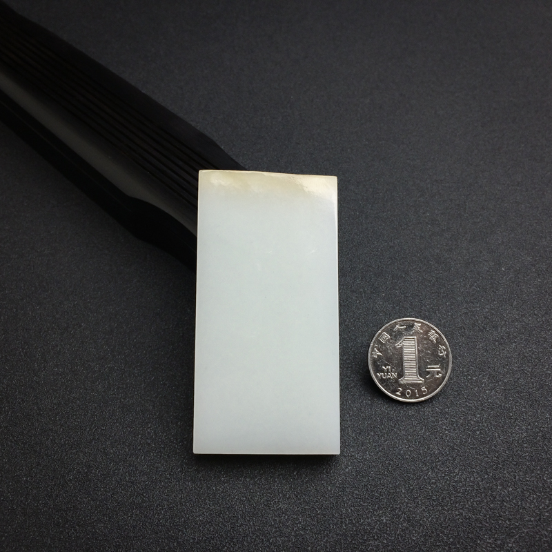 山料俏色和田玉无事牌吊坠-红掌柜