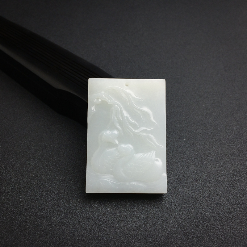 俄罗斯天然山料和田白玉鸳鸯方牌吊坠-红掌柜